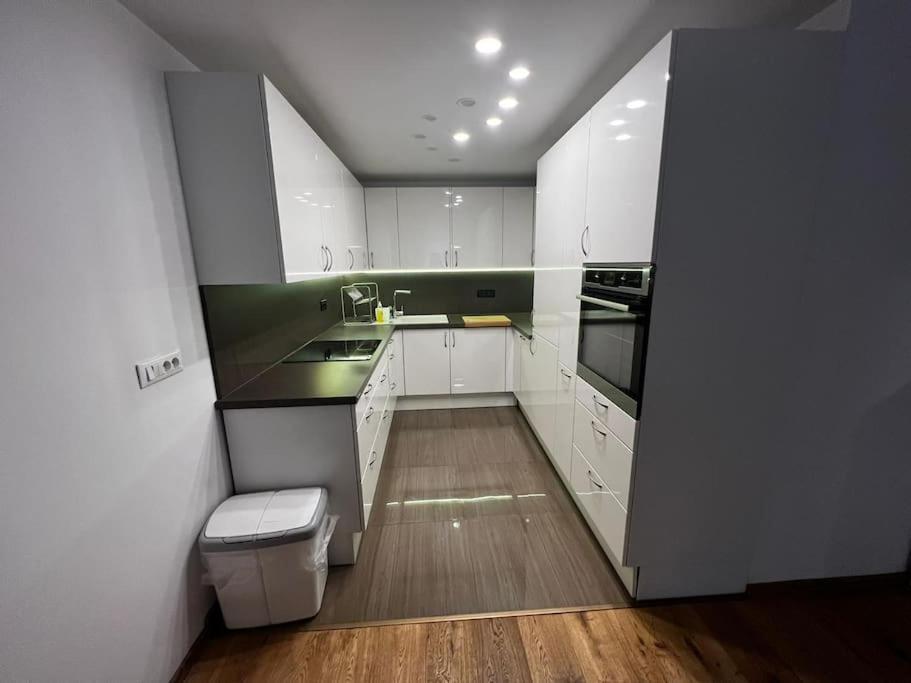 Porec, Tolle 3 Zi-Whg, Sehr Zentral, Top Zustand! Mit Internet Und W-Lan! Exterior foto