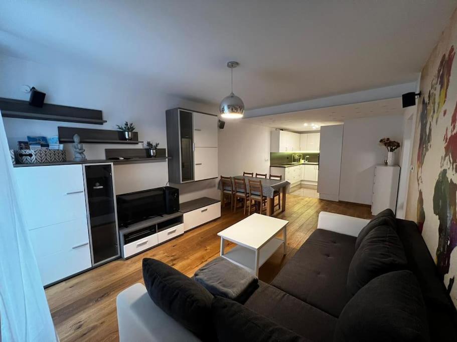 Porec, Tolle 3 Zi-Whg, Sehr Zentral, Top Zustand! Mit Internet Und W-Lan! Exterior foto